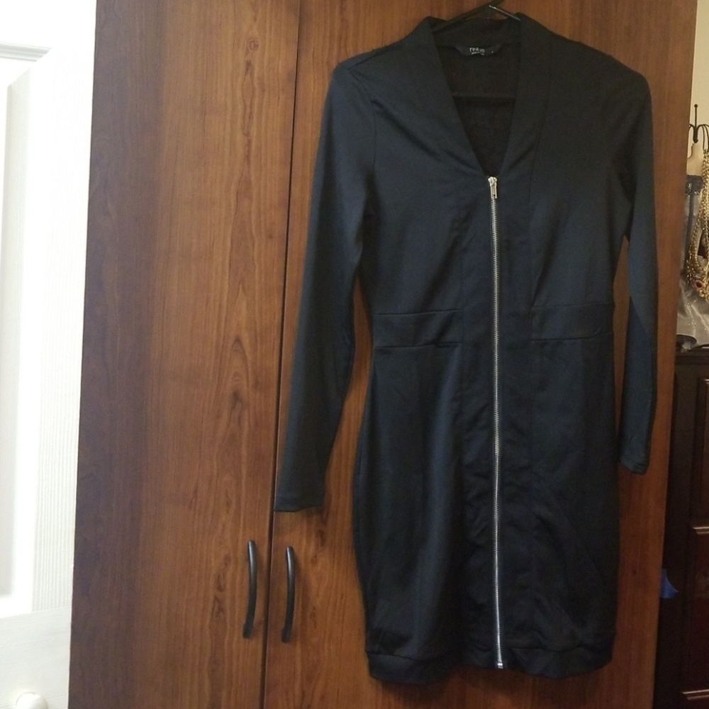 Black zip up dress nwot sz small